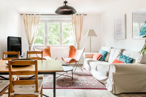 Cozy Apartment With Splashes Of Color