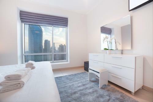 Panoramic Burj Khalifa View 2 Bedroom Apartment, Burj Views Tower