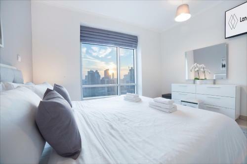 Panoramic Burj Khalifa View 2 Bedroom Apartment, Burj Views Tower