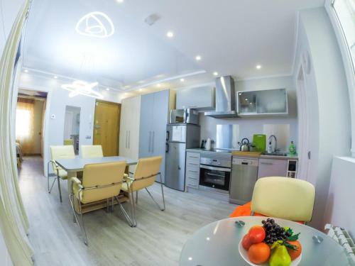 Camp Nou, Europa Fira - Modern Comfortable Apartment "space"