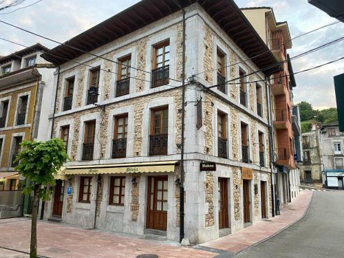 Hotel Pilo��s