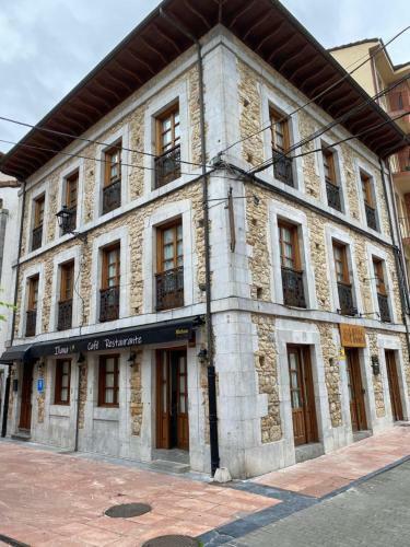 Hotel Pilo��s