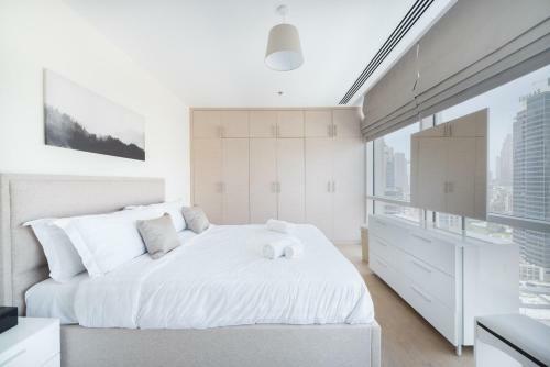 Modern Duplex Loft Apartment, 1 Bedroom, Bay Square