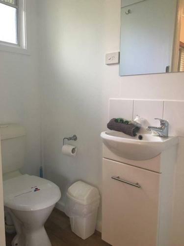 Mapleton Cabins & Caravan Park