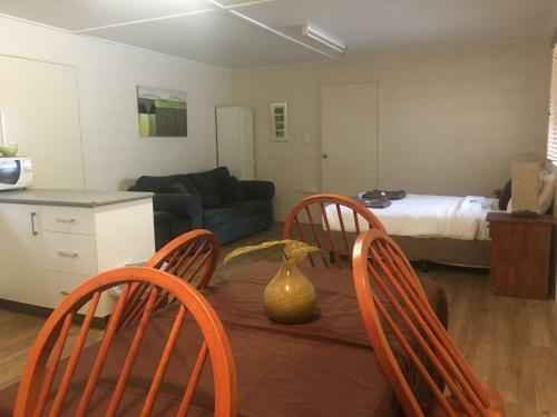 Mapleton Cabins & Caravan Park