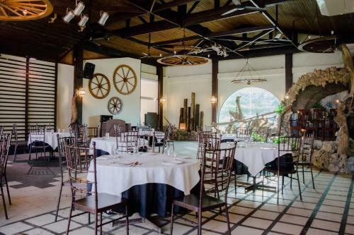 Country Village Hotel