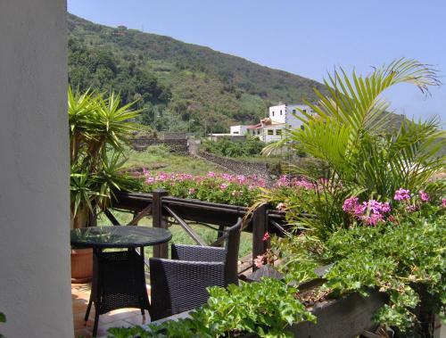 Apartamento Rustic Holiday Home With Balcony And Sea View