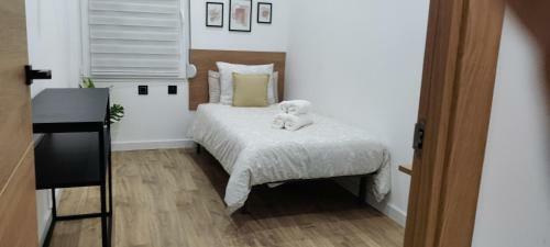 New Apartment Claret