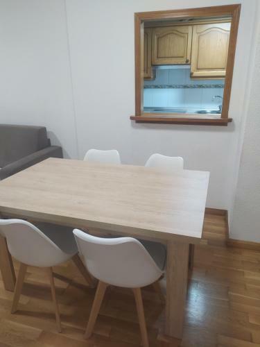 Apartamento Ramiro I, 3 Hab, Terraza, Wifi Y Garaje