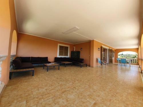 Villa Ca�n Roser