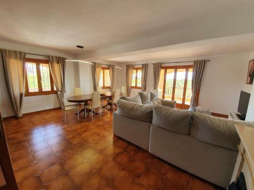 Villa Ca�n Roser
