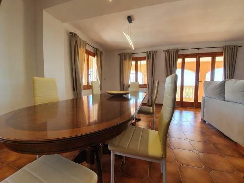 Villa Ca�n Roser