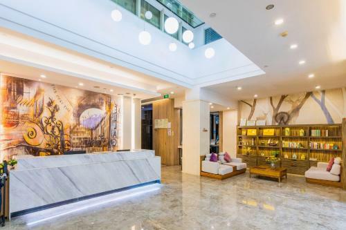 Roy Queen Hotel Chongqing
