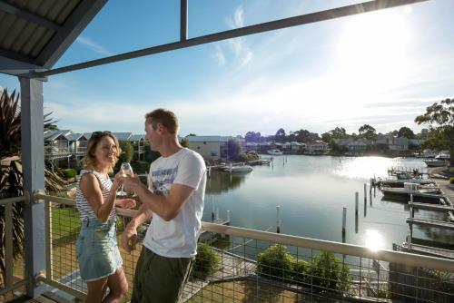 Captains Cove Waterfront Apartments