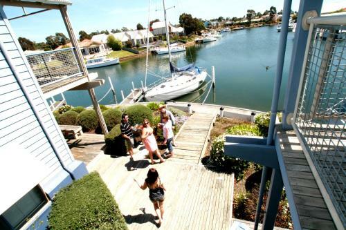 Captains Cove Waterfront Apartments