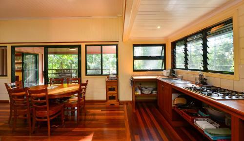 Bushland Cottages And Lodge
