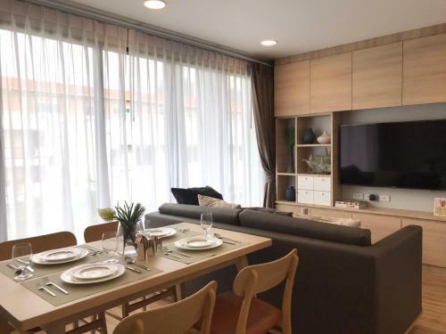 Apartamento Glory Sukhumvit -asoke- Prompong- Bts- Mrt