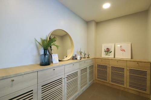Apartamento Glory Sukhumvit -asoke- Prompong- Bts- Mrt