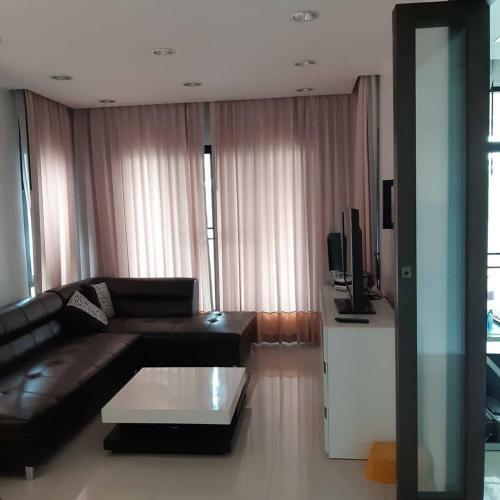 Villa Thai Style Modern House
