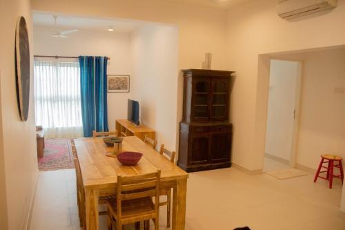 Apartment 10