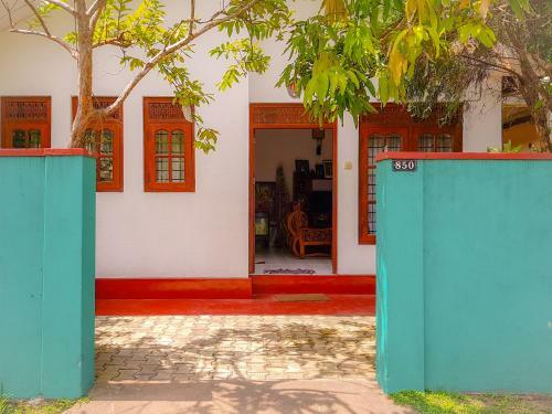 Hikkaduwa Backyard Beach Homestay