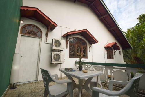 Bella Villa & Hostel