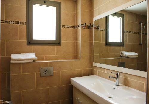 Villa Debora With Heated Pool
