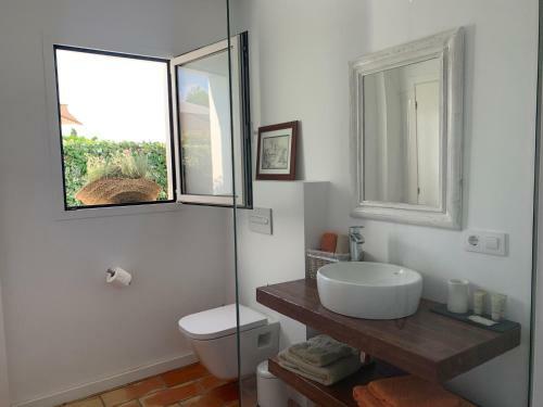 Habitaci�n Con Jard�n Y Terraza En El Tosalet