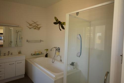 Emaroo Cottages Broken Hill