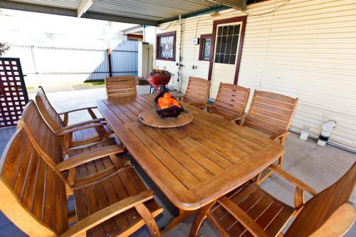 Emaroo Cottages Broken Hill