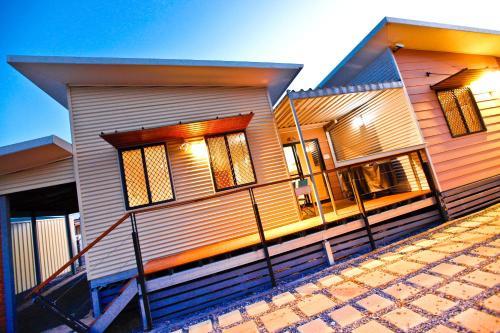 Emaroo Cottages Broken Hill