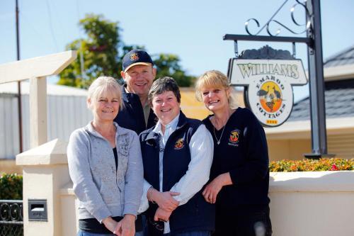 Emaroo Cottages Broken Hill