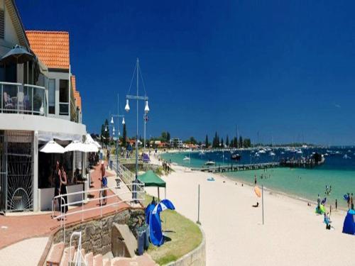 Waikiki Beach Bed And Breakfast