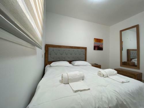 Duplex Abraham Avinu