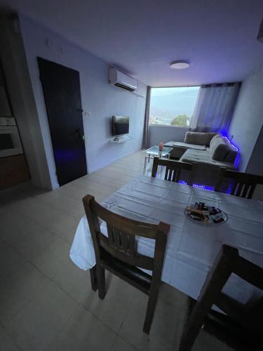 Edi Apartments