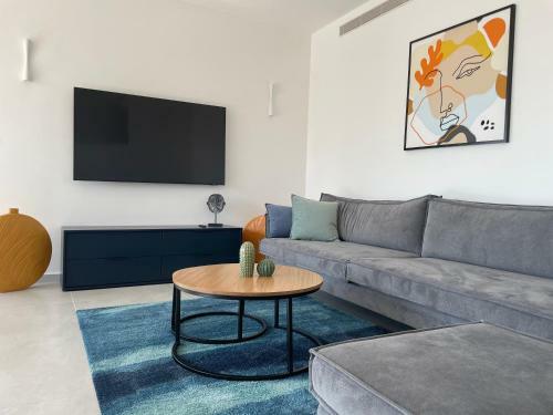 #???? ????? ?? ??? Bluewave Beach Apartment#