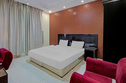 Hotel Oyo 537 Dahtham Furnished Units