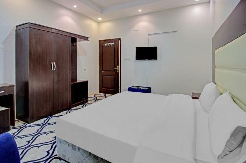 Hotel Oyo 537 Dahtham Furnished Units
