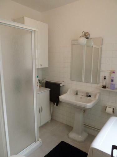 Apartamento Amplio, Luminoso Y C�ntrico Piso