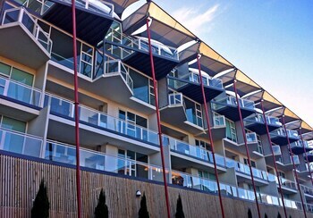 Sullivans Cove Apartments