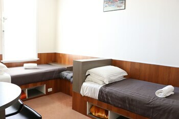 Hobart Tower Motel