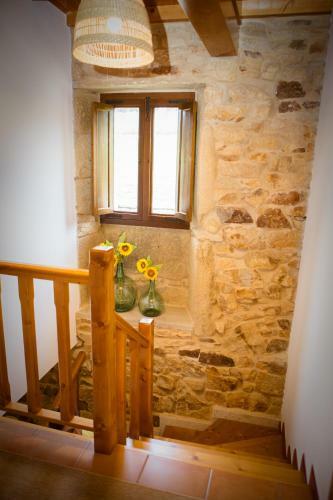 Mi�a Nai, Casa Rural