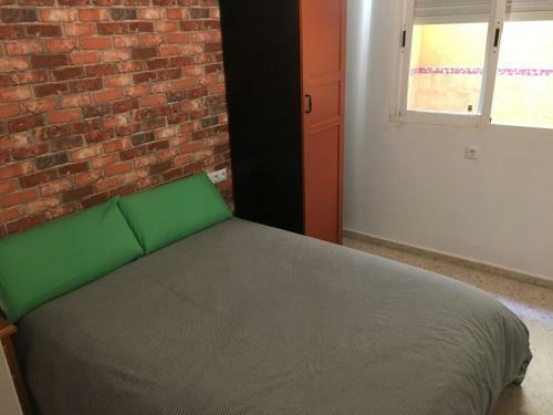 Beach, City & Gibraltar (Shared Apartment)