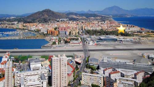 Beach, City & Gibraltar (Shared Apartment)