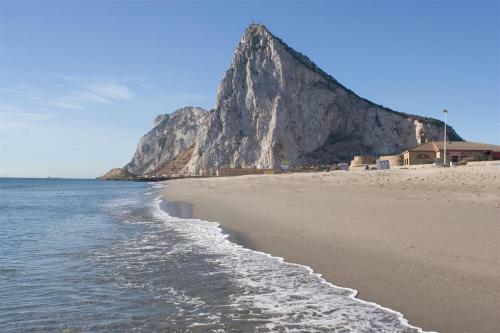 Beach, City & Gibraltar (Shared Apartment)