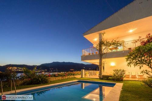 Villa Sobre El Mar Albor�n