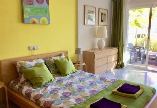 Vista Marina - 2 Bedrooms Sleeps 4