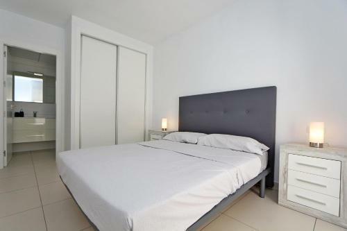 Apartamento La Marina Ref. 8564