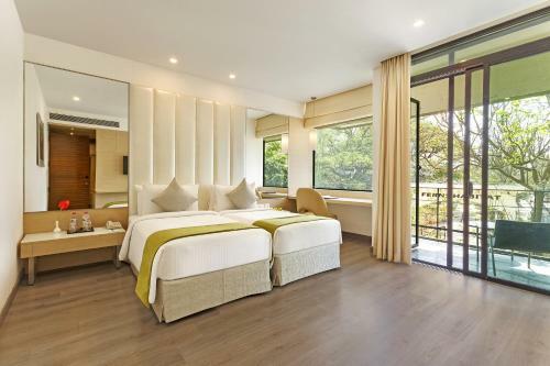 Hotel Sarovar Portico Outer Ring Road