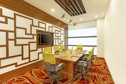 Hotel Sarovar Portico Outer Ring Road
